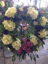 Heavenly Hydrangea Standing Wreath