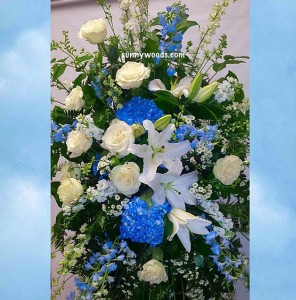 Heavenly Skyblue Spray Standing Spray in Chatham, NJ | SUNNYWOODS FLORIST