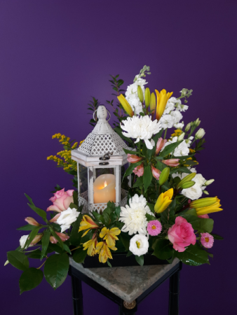 Heaven's light  White lantern table arrangement