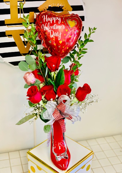 HIGH HEEL SHOE ARRANGEMENT 