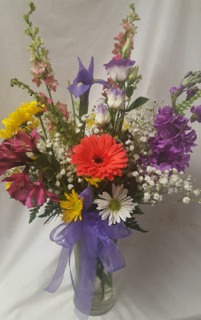 SUMMER GARDEN BOUQUET....seasonal flowers (E) Arranged in vase!