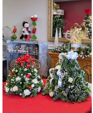 Holiday Christmas Tree  Arrangement