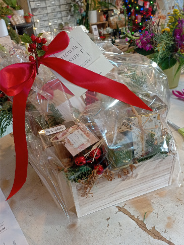 Surprise Gift Box Designer's Choice in Glastonbury, CT | THE FLOWER DISTRICT