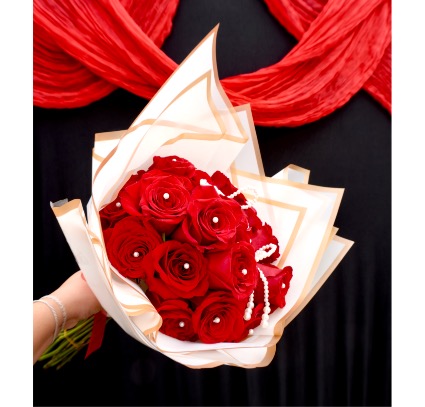 Hopeless Romantic 24 Roses Wrapped in Paper