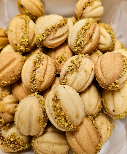 Horkishy Walnut shaped with Dulce De Leche Sweet treat