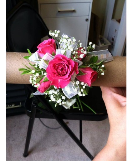 HOT PINK CORSAGE CORSAGE