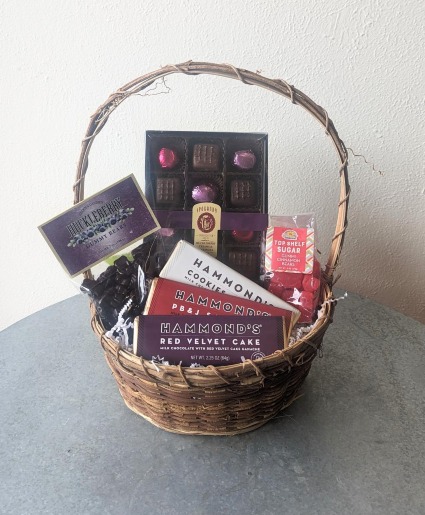Huckleberry Dessert Basket  