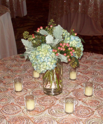 Hydrangea and berries centerpiece