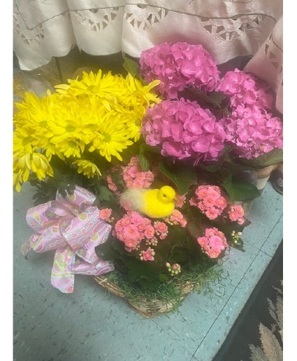 Hydrangea, Yellow Daisy, PInk Kalanchoe 