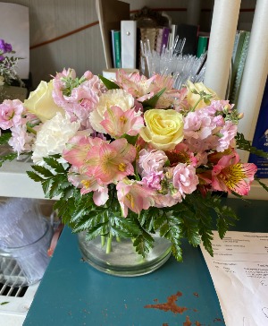 I'M BLUSHING  VASE