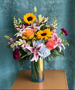 IRIDESCENT DREAM FLOWER ARRANGEMENT