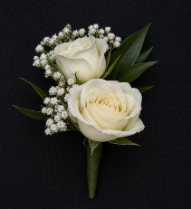Ivory Elegance Boutonnière 