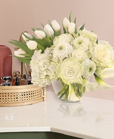 Ivory Splendor Lifestyle Arrangement in Universal City, TX | Karen's House Of Flowers & Custom Creations
