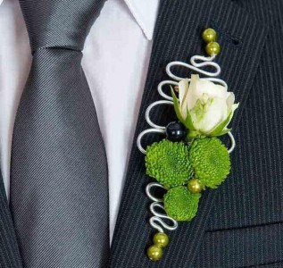 JAZZ IT UP A NOTCH Boutonniere