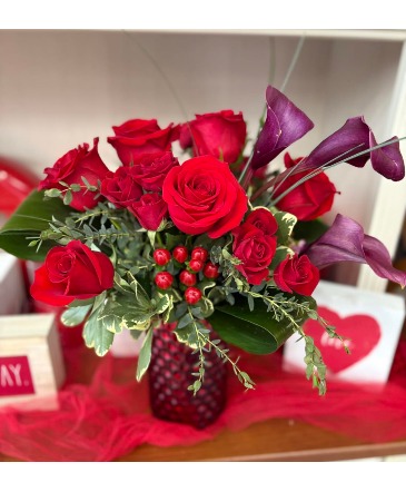 Je t'aime Valentine's Signature  in Sheboygan Falls, WI | Bloomin On Broadway LLC