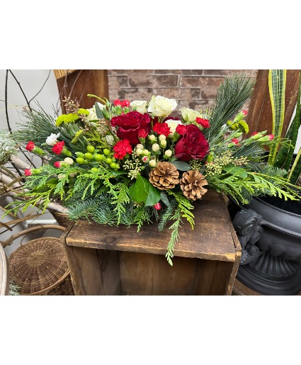 Joyous Holiday Table Spray Holiday
