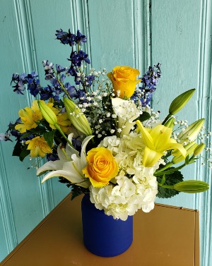  BLUE SAVANNAH JAR FLOWER ARRANGEMENT