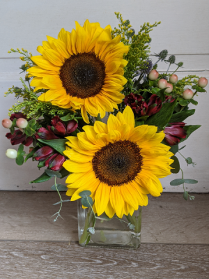 Hint of Fall  Fresh Arrangement