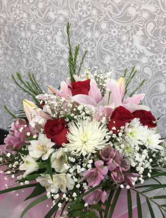  Love and Romance Bouquet  No Vase