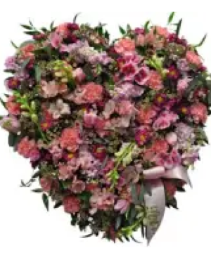 k623 Gentle Heart Tribute Heart on an Easel 