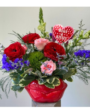 Kiss Me!  Valentine Mixed Arrangement 