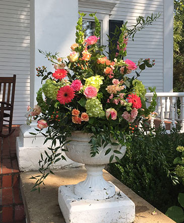 Kiss of Daylight Centerpiece in Albany, NY | Ambiance Florals & Events
