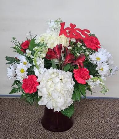 Kisses of Love   FHF-L88 Fresh Vase Arrangement (local delivery only)