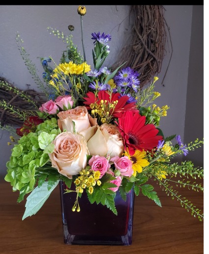 Kissing cupid Vase Arrangement 