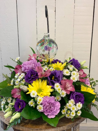Kitras Tree Garden 2" Globe Fresh Floral Arrangement with Keepsake