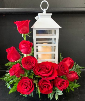 Solar Lantern And Roses Lantern Color May Vary  in Indianapolis, IN | SHADELAND FLOWER SHOP
