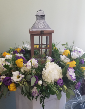 Lantern or Urn Wreath 