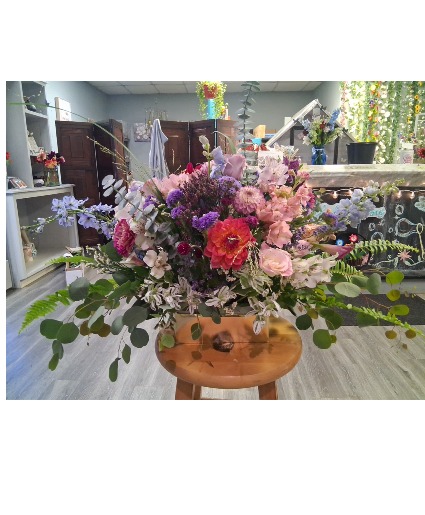 Large ~table arrangement 