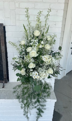 LARGE URN ARRANGMENT WEDDING FLOWERS