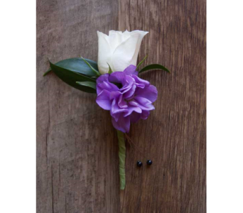 Lavender Luxe Bout Boutonierre