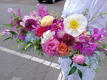 Long and Low Centerpiece Designer's Choice in Glastonbury, CT | THE FLOWER DISTRICT
