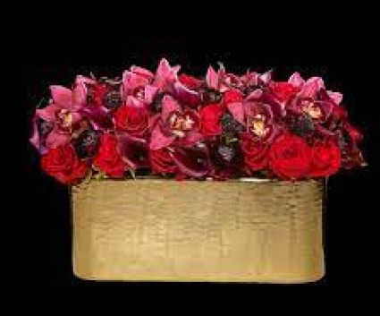 lots of love  long centerpiece 