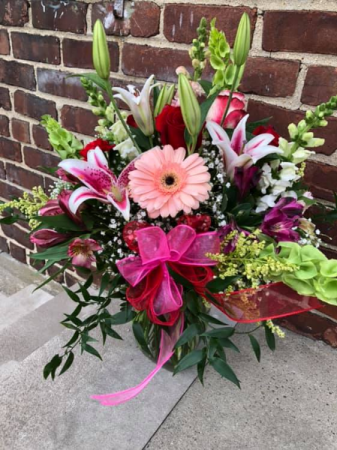 LOTS OF LOVE Vase Arrangement in East Meadow, NY | EAST MEADOW FLORIST