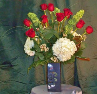 Thinking of You with Love Modern Roses and Hydrangea in Gainesville, FL | PRANGE'S FLORIST- Sara & Lilli V