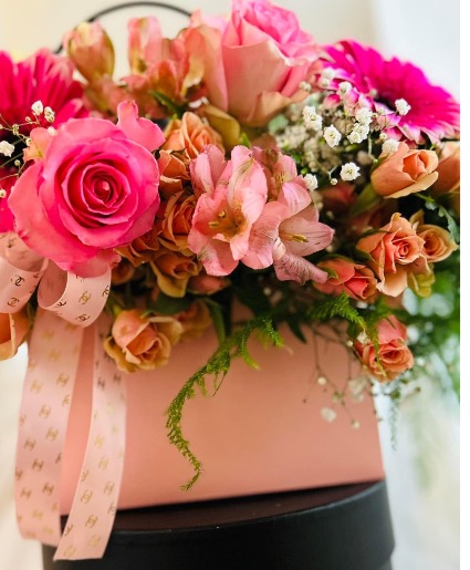 THE BLOOMING GIFT BAG  Designer’s choice 