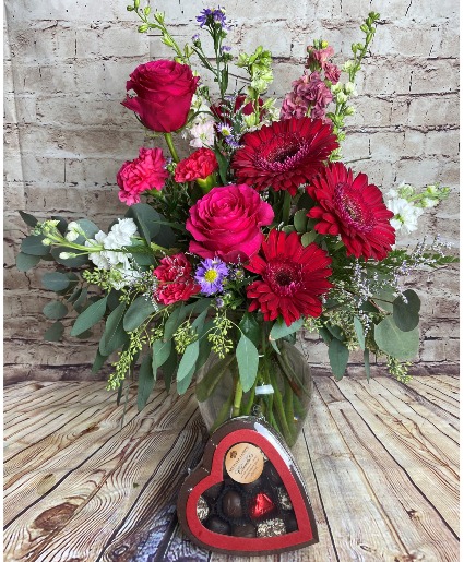 LOVE BLOSSOM VASE ARRANGEMENT