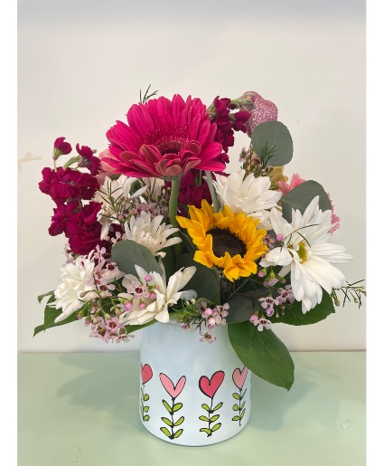 Love in Bloom Ceramic vase with hearts