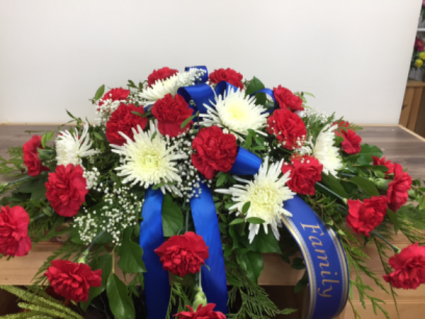 S-CS8 Love lives on Casket arrangement