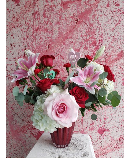 LOVE OF MY LIFE VALENTINES DAY FLOWER ARRANGEMENT