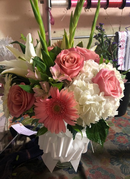 love pink and white Arrangement