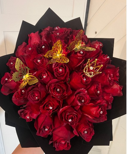 LOVE & ROMANTIC  LOVE BOUQUET