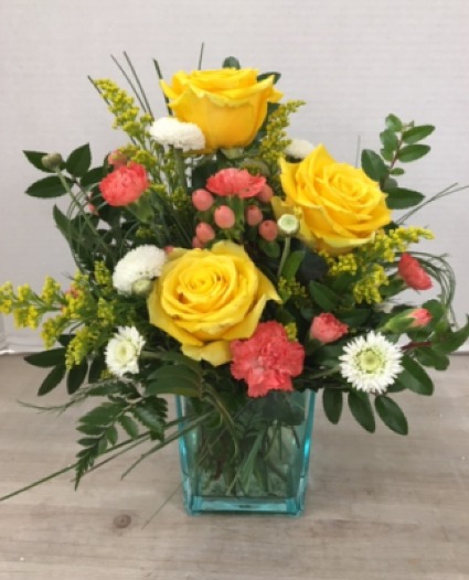 Lovely Dawn  vase bouquet