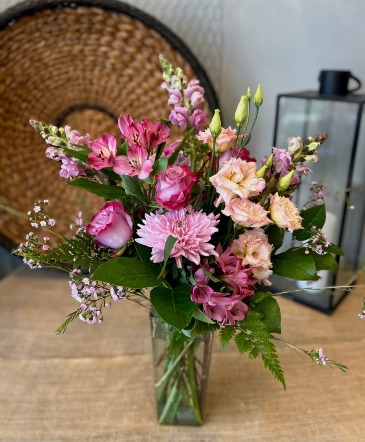 Lovely Lavender Floral Arrangement in Darien, CT | DARIEN FLOWERS
