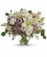 LOVELY LUXE BOUQUET Arrangement