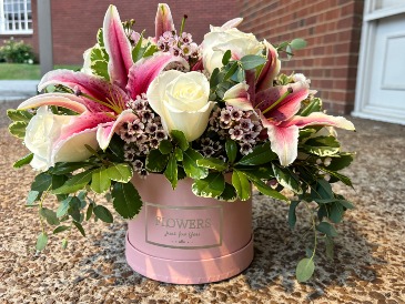 Luxury Lily and Rose Box Designers Choice in Brentwood, TN | BRENTWOOD FLOWER SHOPPE