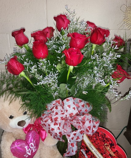 Lovers Choice Dozen Red Rose Rose vase